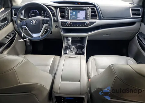 2016 Toyota Highlander Xle z USA, uszkodzony, nr VIN 5TDKKRFH8GS163068